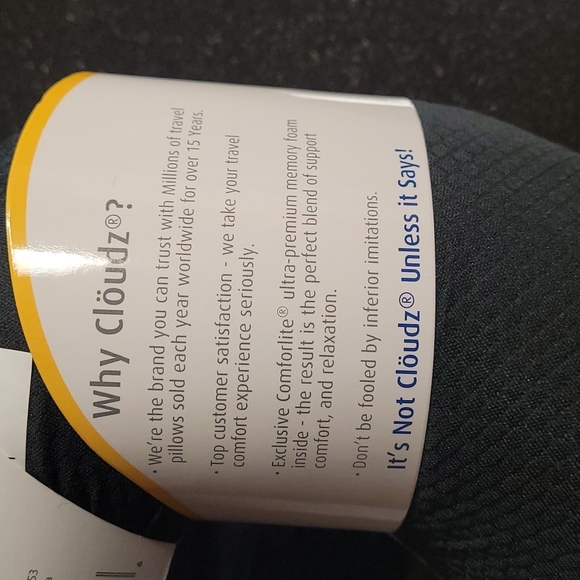 🚗🛫Travel Pillow w/Sleep Mask - Picture 11 of 11